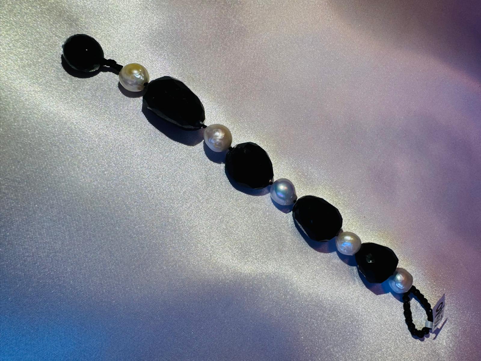 Onyx and pearl bracelet