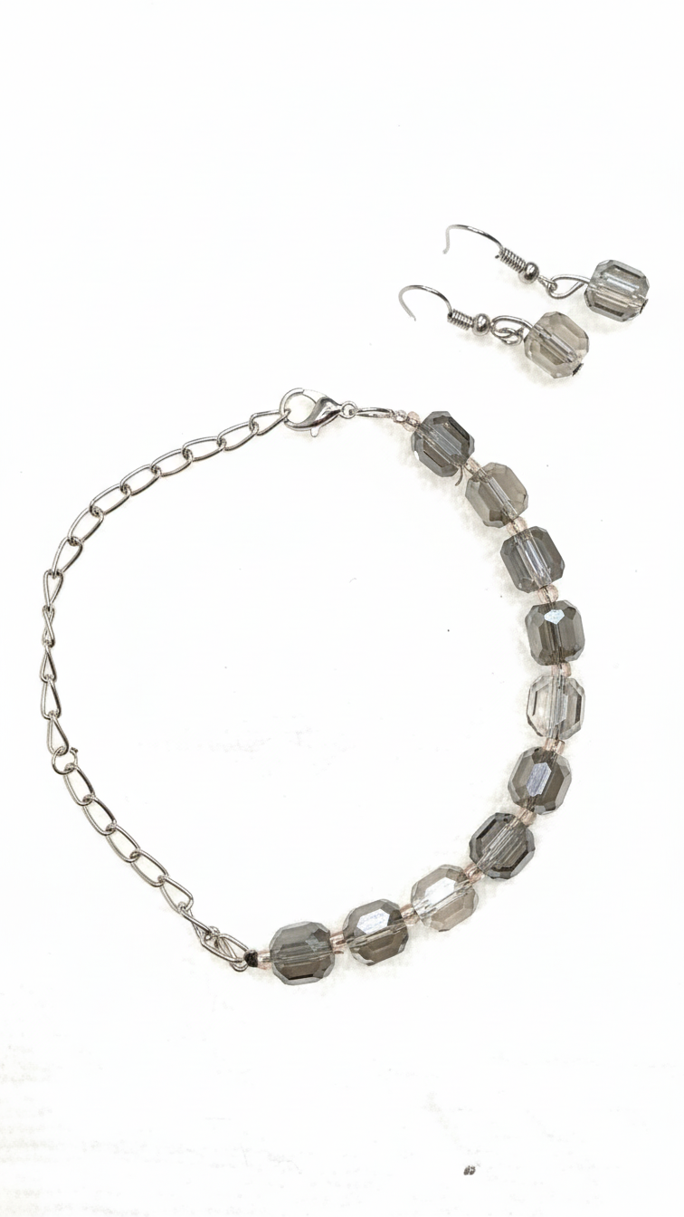 Bracelet et boucles d'oreilles en cristal de verre gris fumé perlé avec chaîne métallique argentée