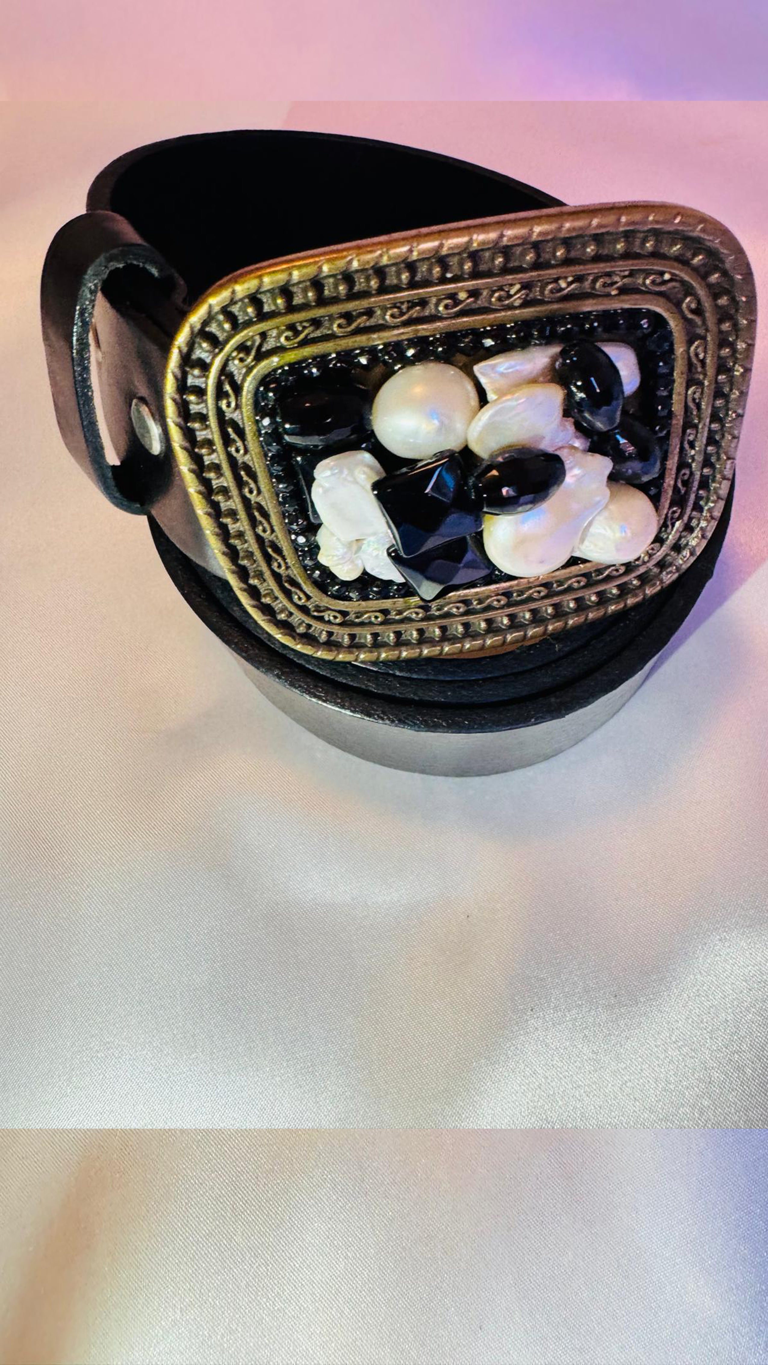 Leather belt, metal buckle, river pearls and onyx
