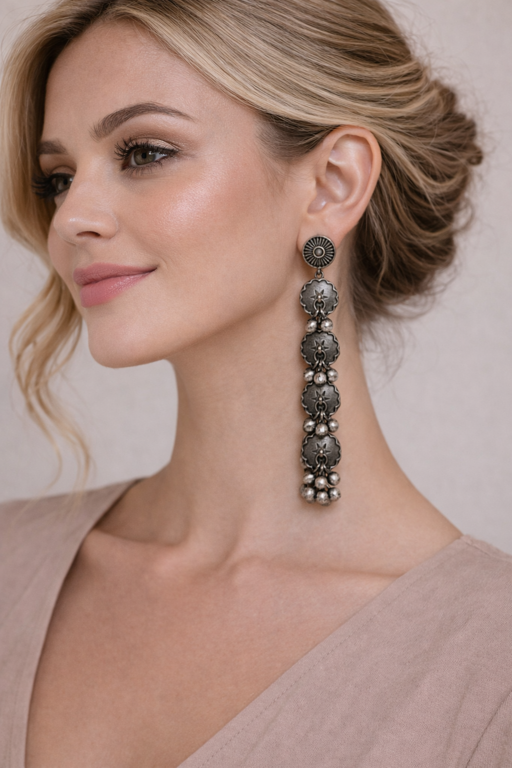 Boucles d'oreilles jhumka linéaires métalliques oxydées