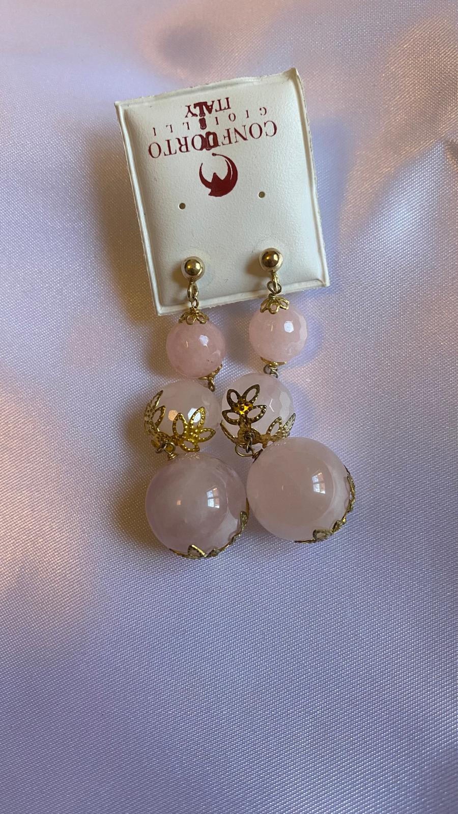 Pink Rose quartz drop earrings.