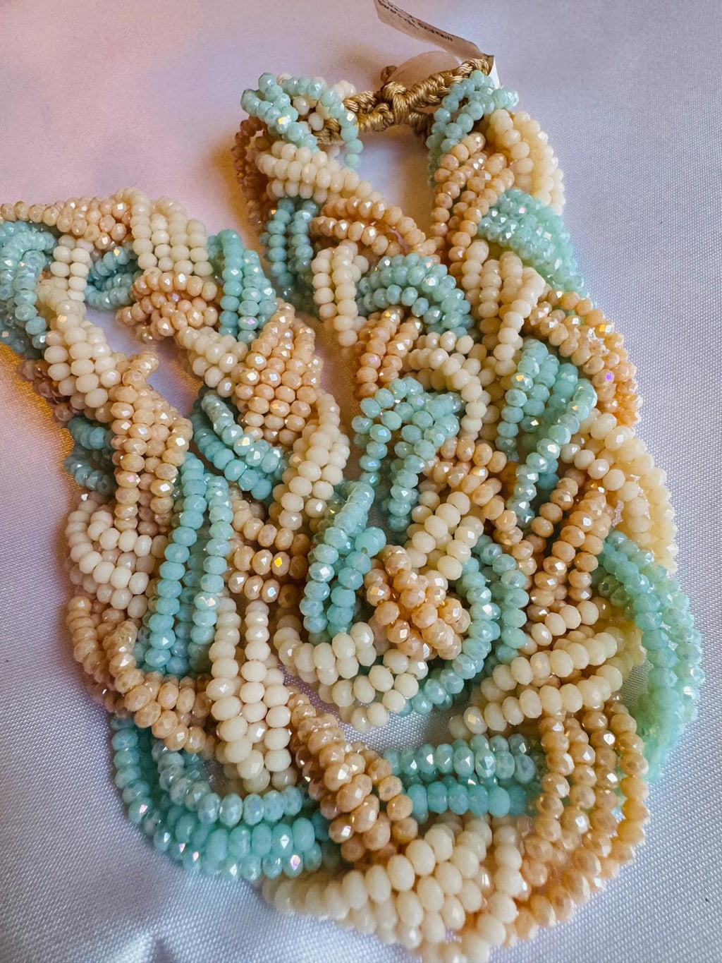 Collana intrecciata con cristalli e cristalli Swarovski.