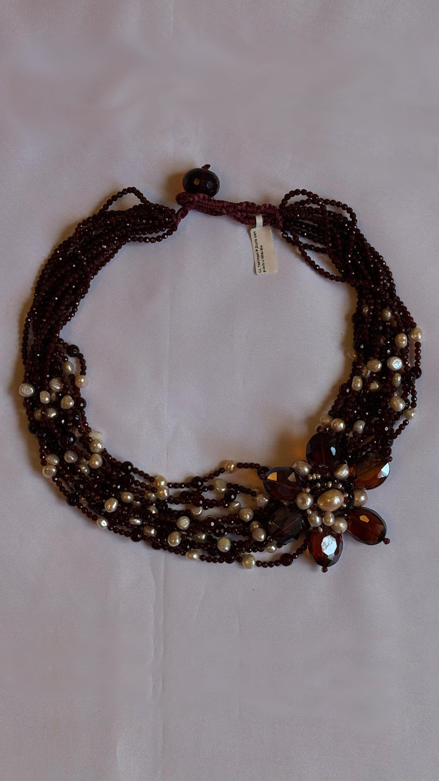 Collier Torchon orné de perles d'eau douce et de spinelle