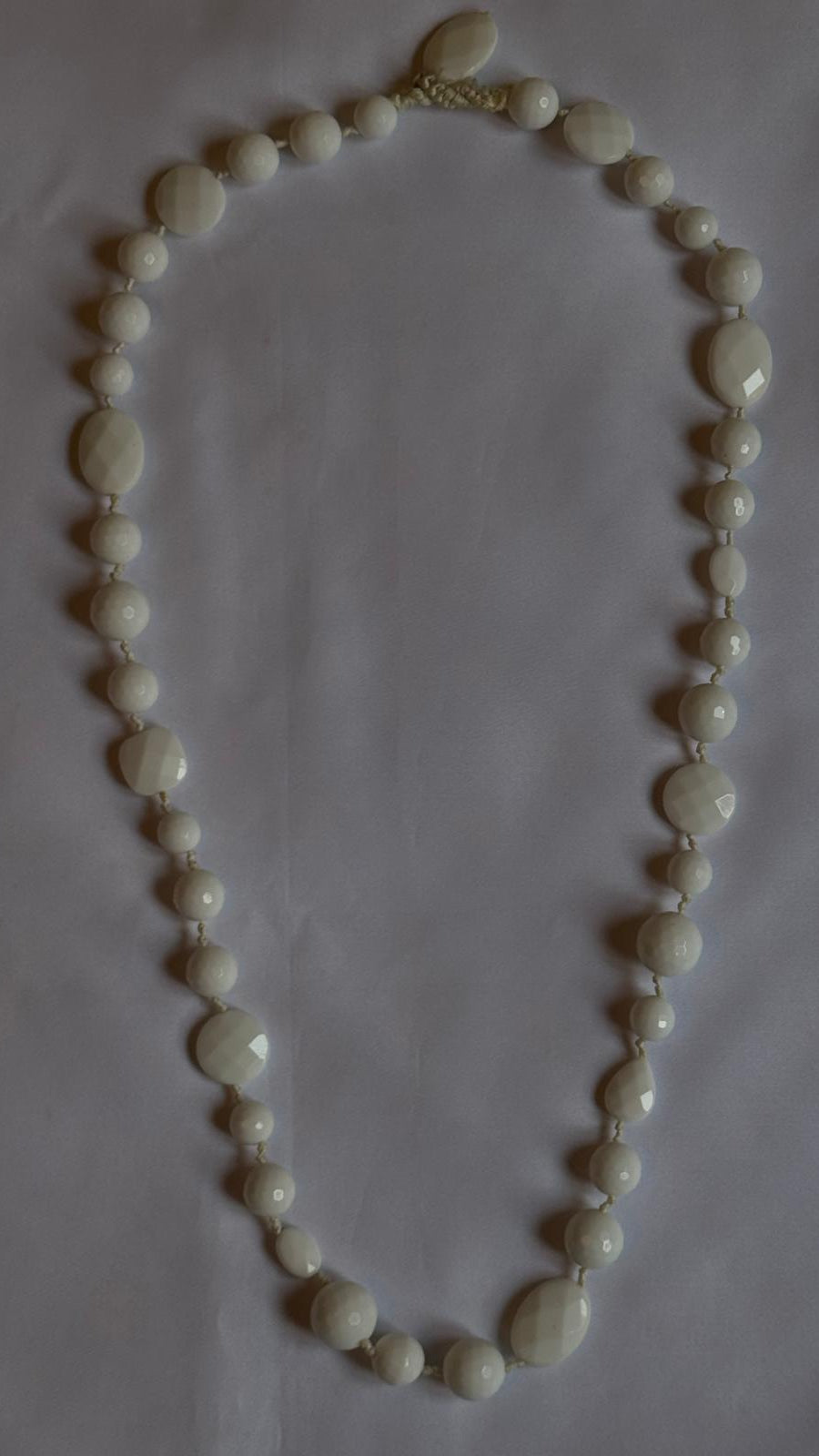 Collier en agate blanche